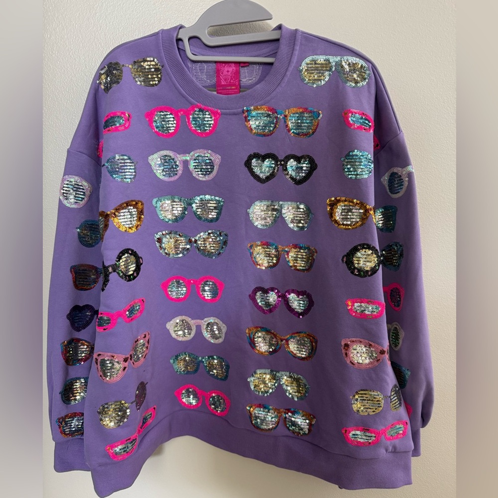 NWOT- QOS Medium Sunglasses Sweatshirt